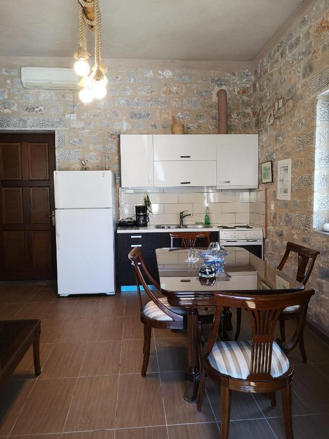 Παραδοσιακός Πύργος Villa Yerolimin Eksteriør billede
